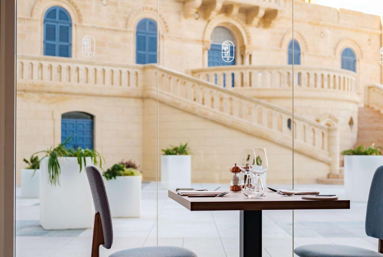 Hotel Hyatt Regency Malta San Giuliano Esterno foto The restaurant