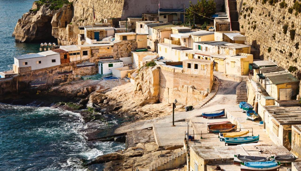 Hotel Hyatt Regency Malta San Giuliano Esterno foto View of the village