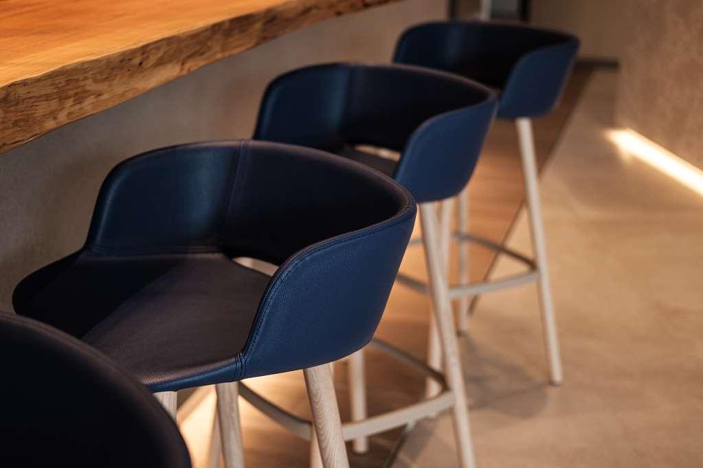 Hotel Hyatt Regency Malta San Giuliano Interno foto Bar stools